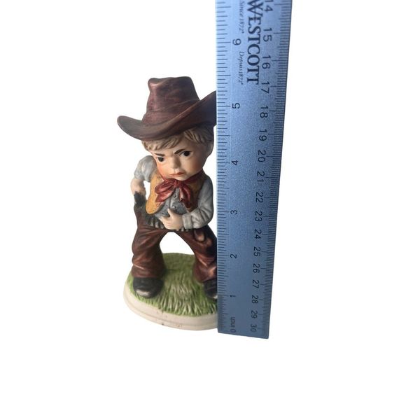 Vintage Gunslinger Western Cowboy Figurine Ceramic Porcelain Multi Colour Decor - Picture 5 of 5